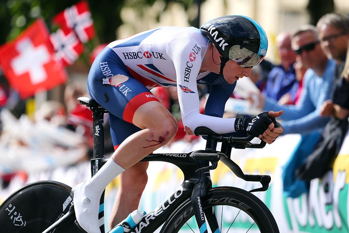 Tao Geoghegan Hart (GBr) showing the effects of a crash