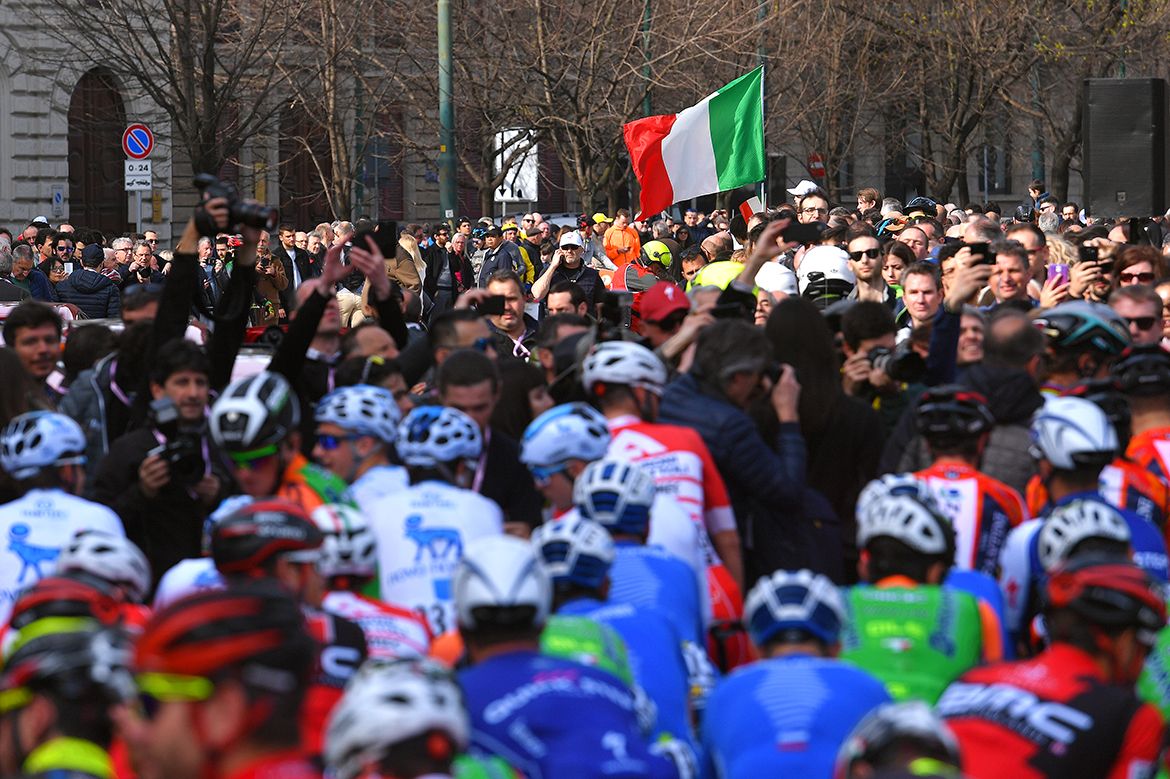 The peloton at the start of Milan-Sanremo