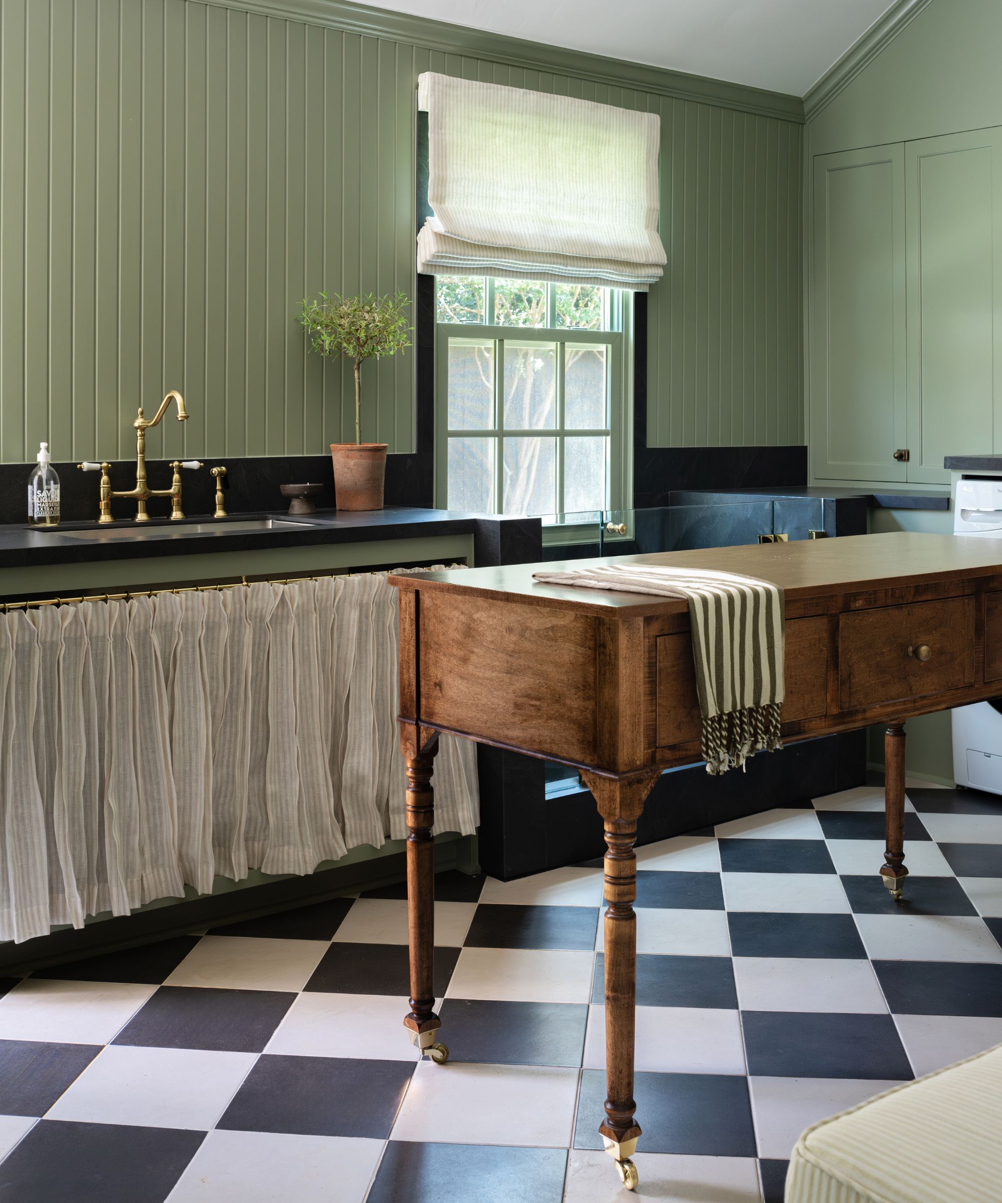 an airy texas farmhouse by Bess Lovern