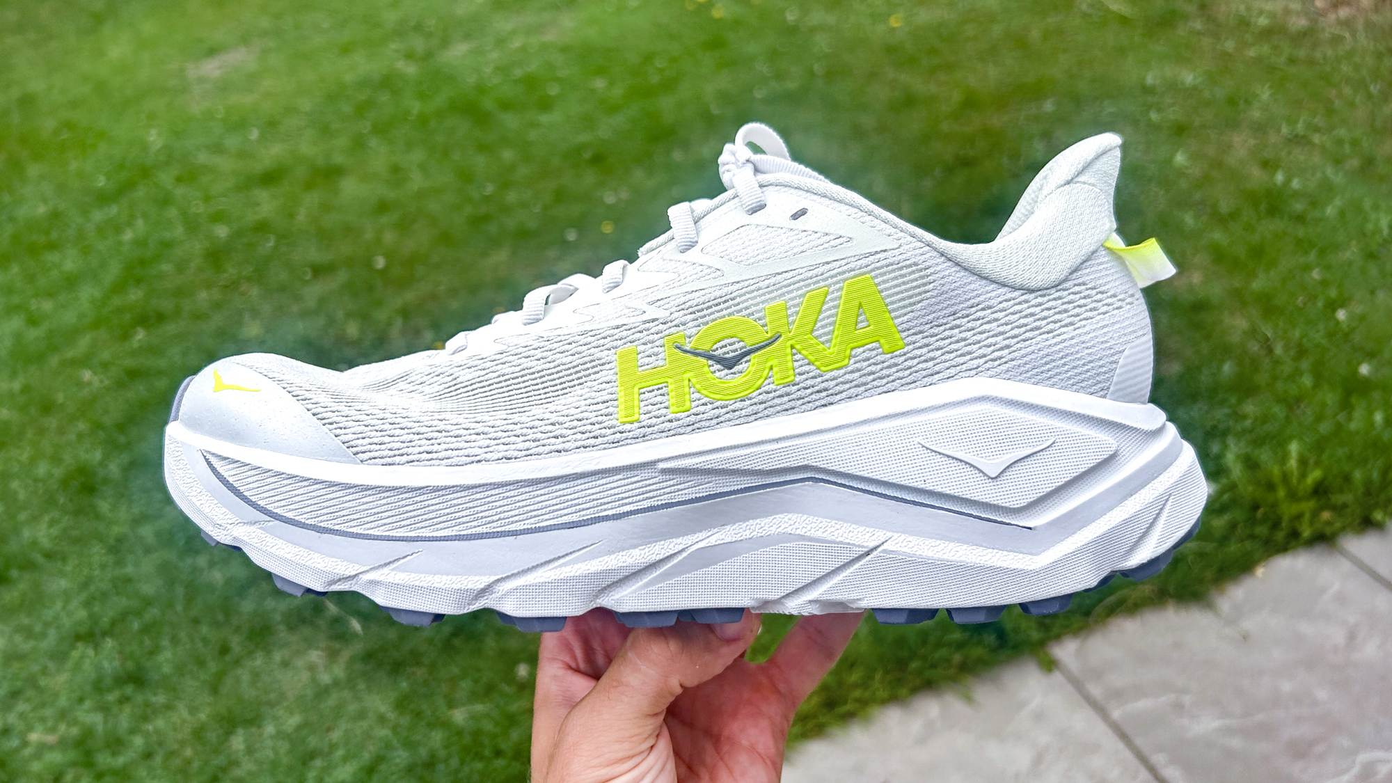 Hoka Challenger 8