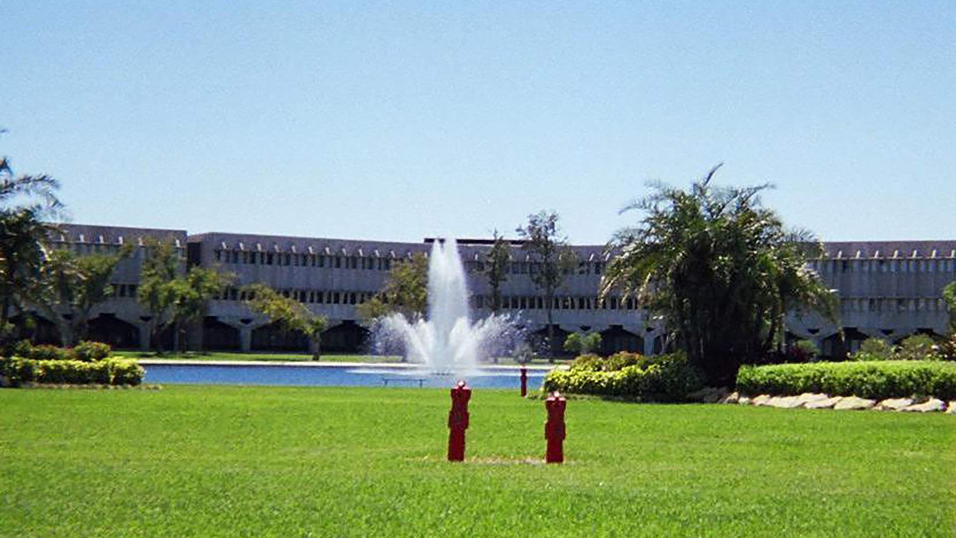 A picture of the fountains at what used to be IBM's research facility in Boca Raton, Florida