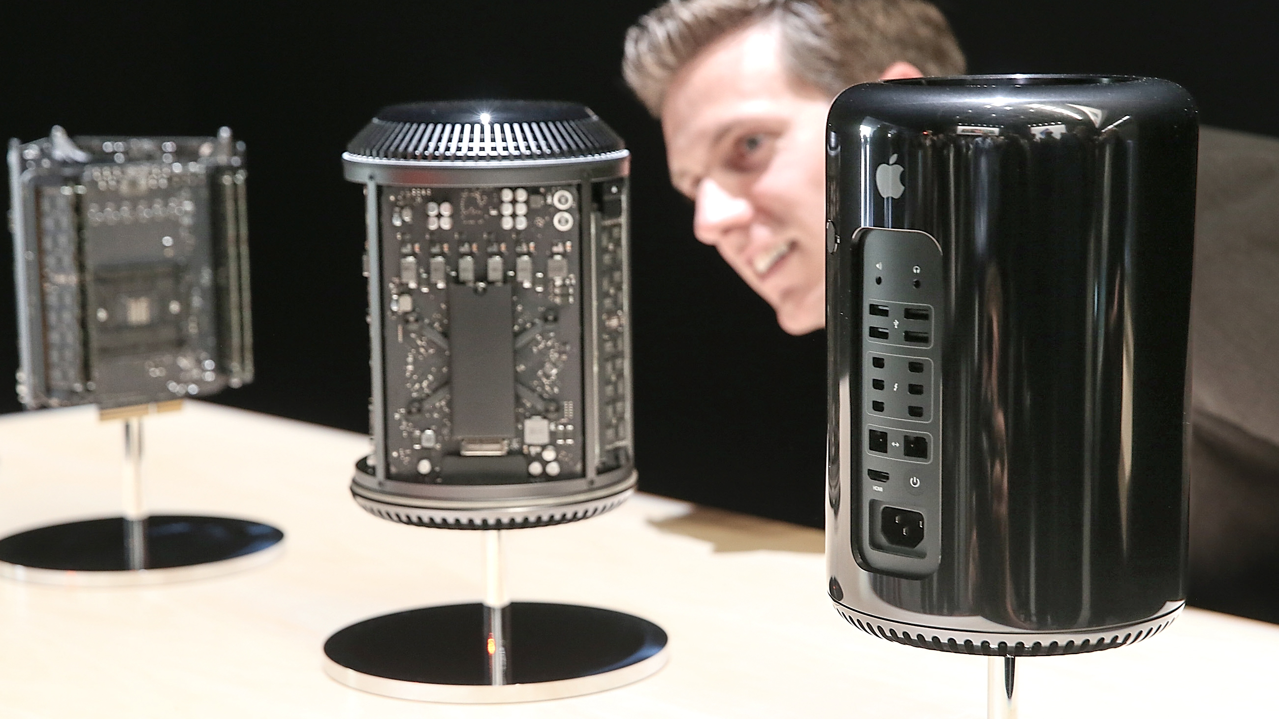 Mac Pro &amp;quot;trashcan&amp;quot; redesign shown at it's launch in 2012