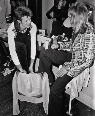 Backstage in Southampton in June ’73 during the Ziggy Stardust tour