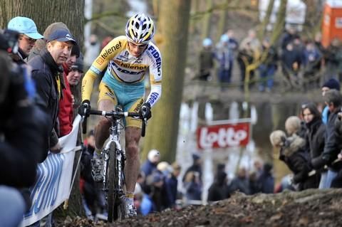 Kevin Pauwels (Telenet-Fidea Cycling Team) rides alone in pursuit of Niels Albert.