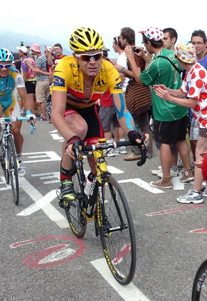 Yellow jersey holder Cadel Evans (BMC)