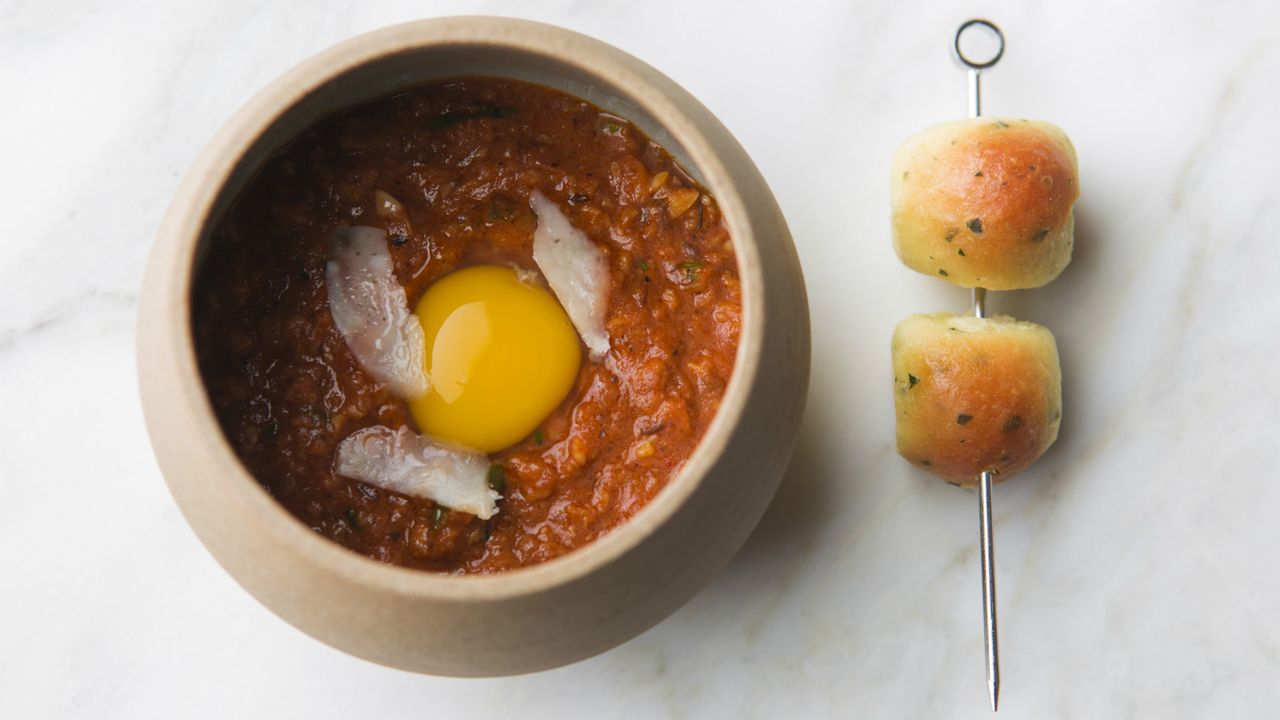 indian_accent_-_soy_keema_quail_egg_lime_leaf_butter_pao.jpg