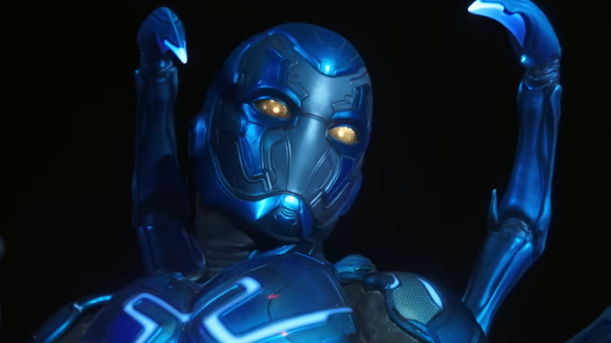 Jaime Reyes (Xolo Maridue&ntilde;a) wears his suit in Blue Beetle.
