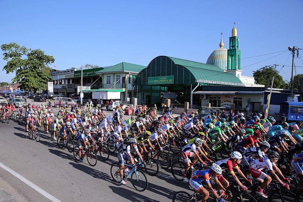 The peloton rolls out