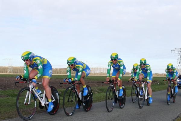 AA Drink - Leontien.nl en route to a fourth place finish.