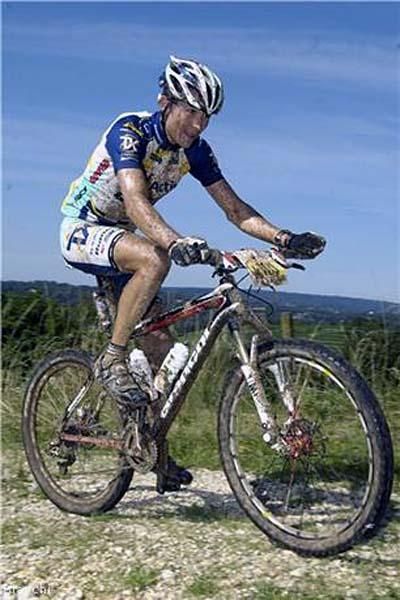 Leonardo Paez (TX - Active Bianchi) would flat during the Gimondi Bike.