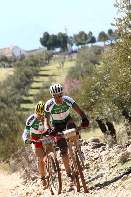 Master 30+ leaders Pablo Egeda Maldonado and Tomas Misser Vilaseca (Tomas Belles-Cannondale 3) would drop to second after stage 4.