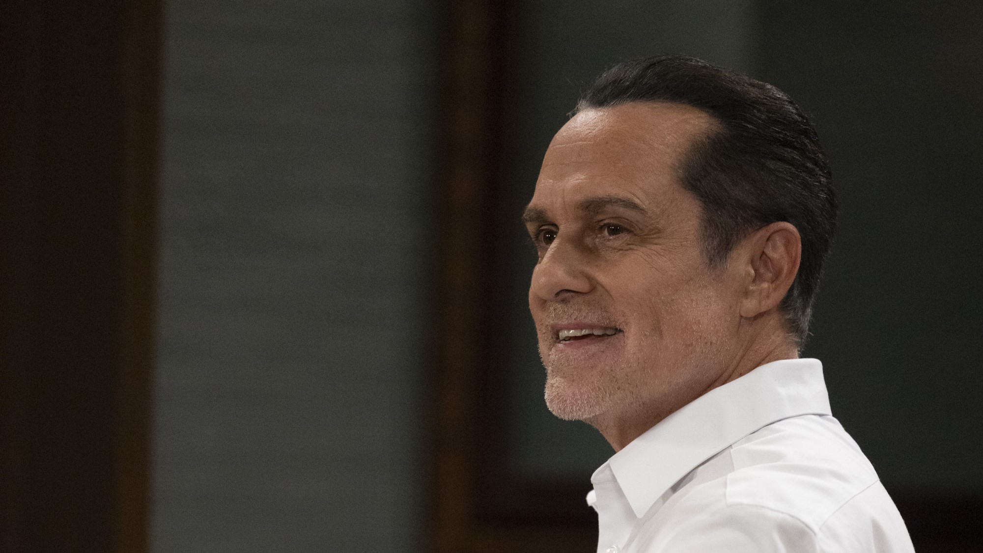 Maurice Benard as Sonny smiling in General Hospital