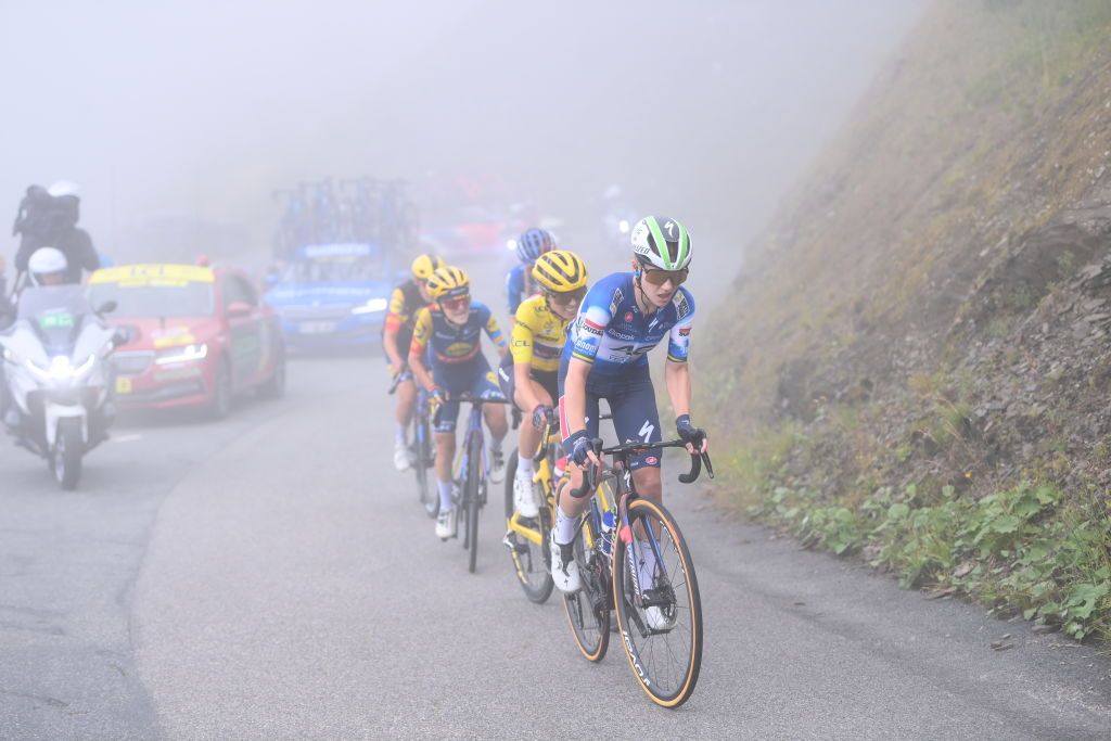 ALPE DHUEZ FRANCE AUGUST 18 LR Katarzyna Niewiadoma of Poland and Team CanyonSRAM Racing Yellow leader jersey and Sarah Gigante of Australia and AG Insurance Soudal Team compete during the 3rd Tour de France Femmes 2024 Stage 8 a 1499km stage from Le GrandBornand to Alpe dHuez 1828m UCIWWT on August 18 2024 in Alpe dHuez France Photo by Alex BroadwayGetty Images