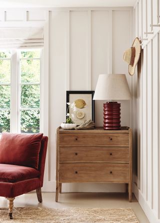 Spicy terracotta accent chair and lamp