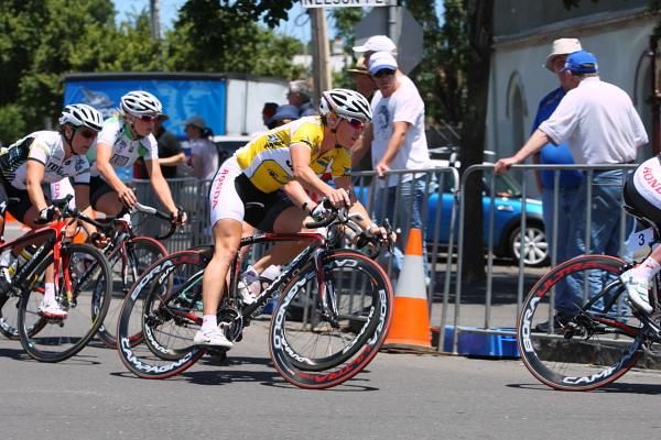 Series leader, Rochelle Gilmore (Honda) corners.