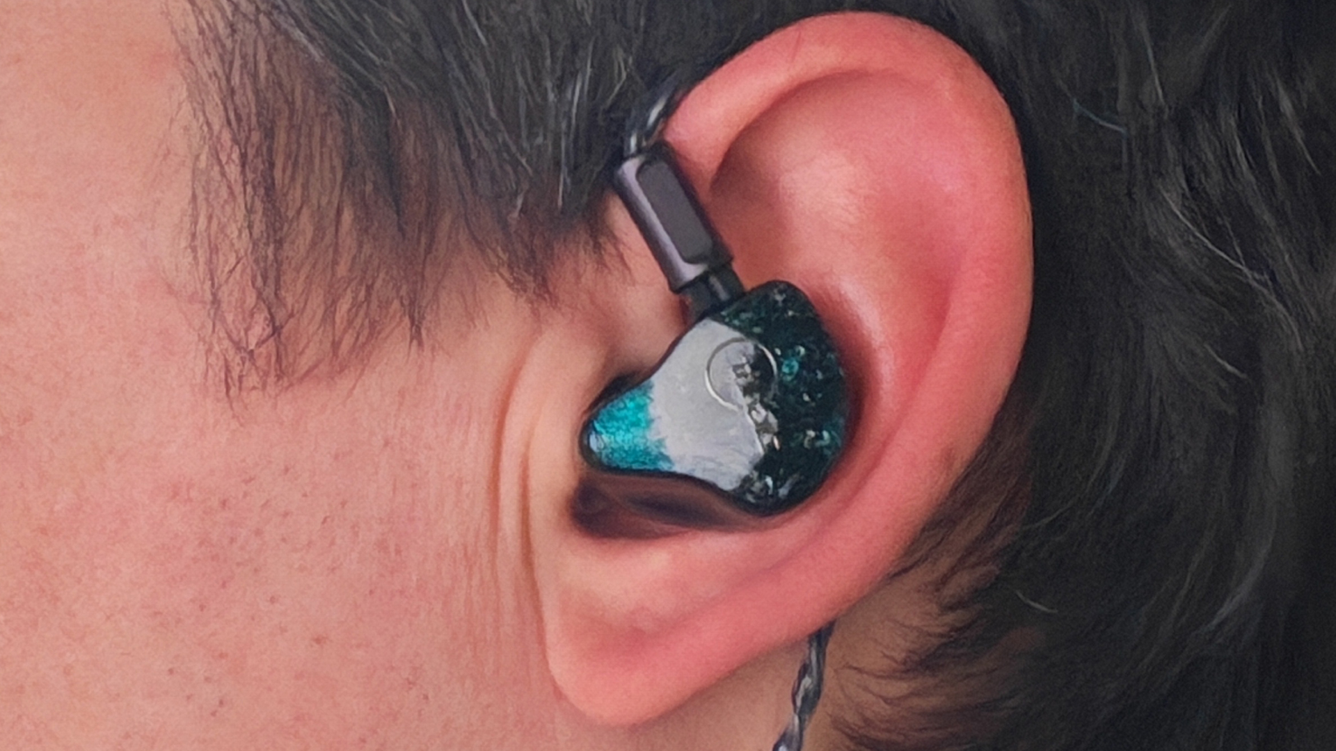 Various photos of the Ziigaat Horizon IEMs. 