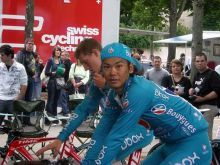 Japanese sensation Yukiya Arashiro warms up. He is preparing for the Tour de France.
