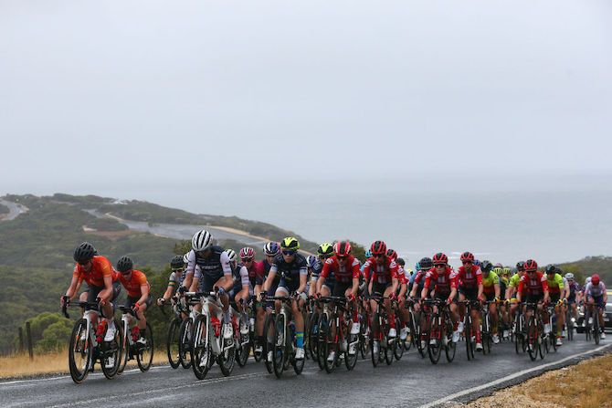 The peloton climbs away from the coast &ndash; destination Geelong