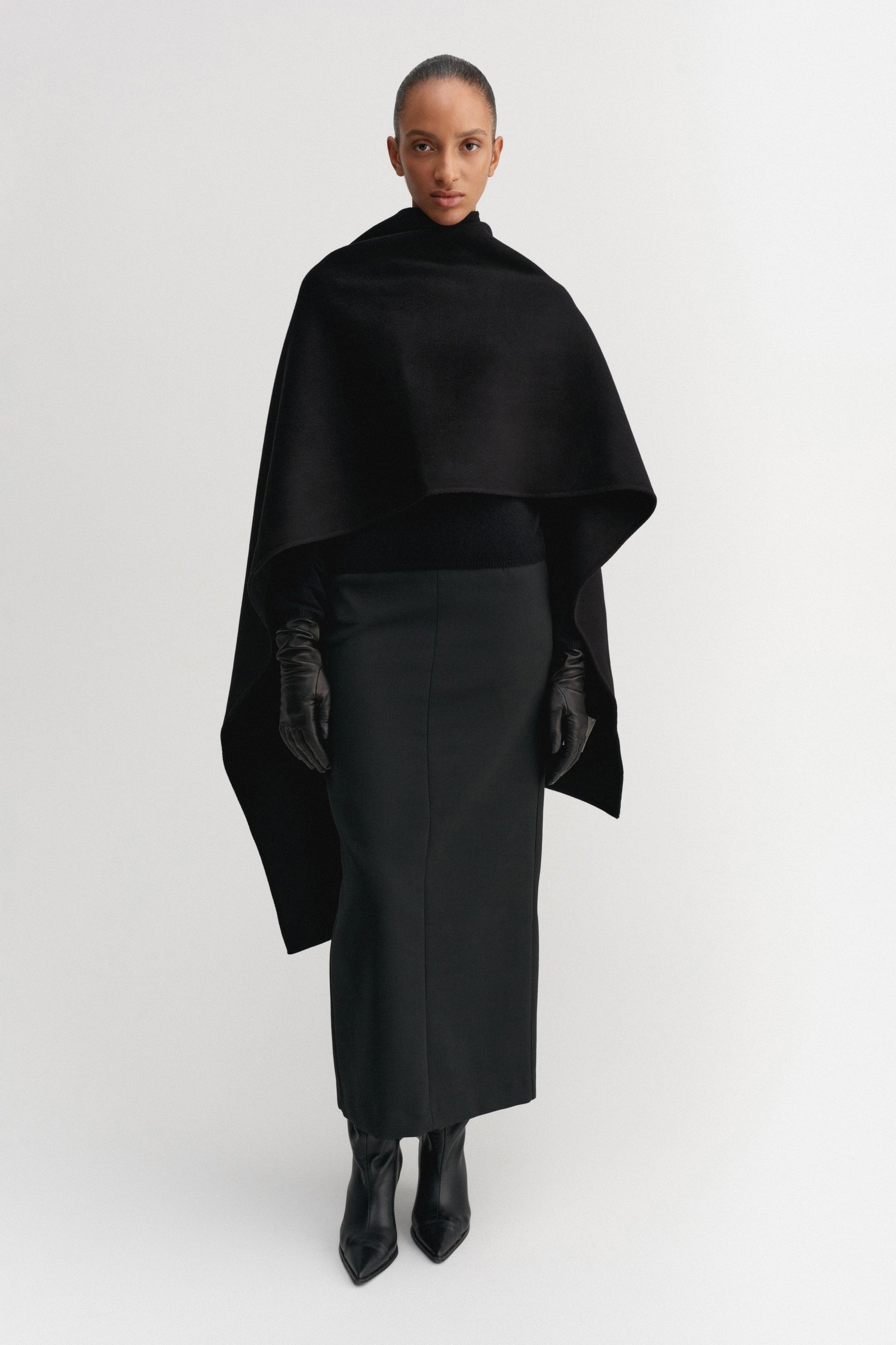 Colette Doublé Cape, Black