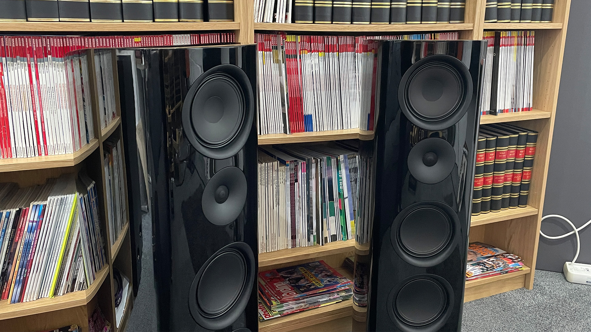 Canton Reference 5 floorstanding speakers