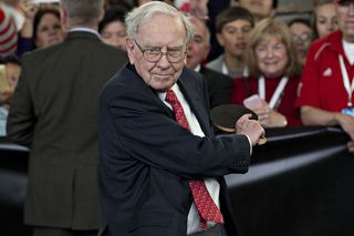 Warren Buffett Steps Down as Chairman of Berkshire Hathaway