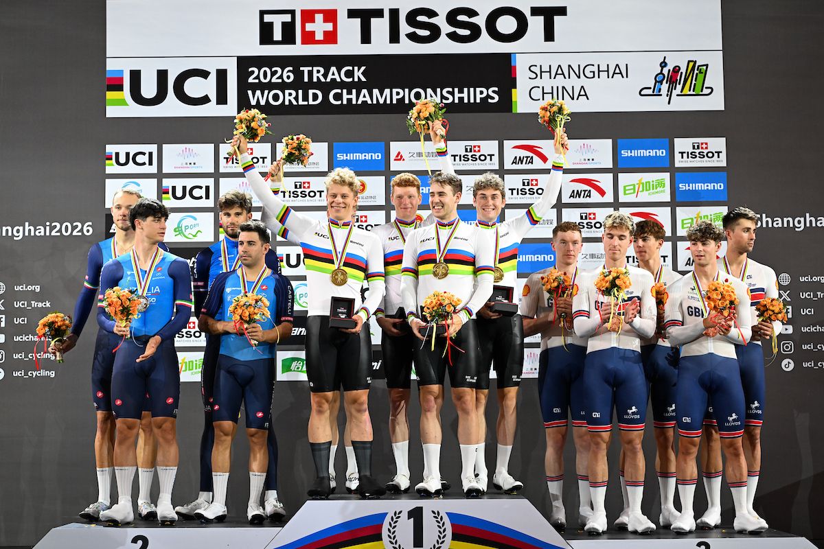 The men's team pursuit podium