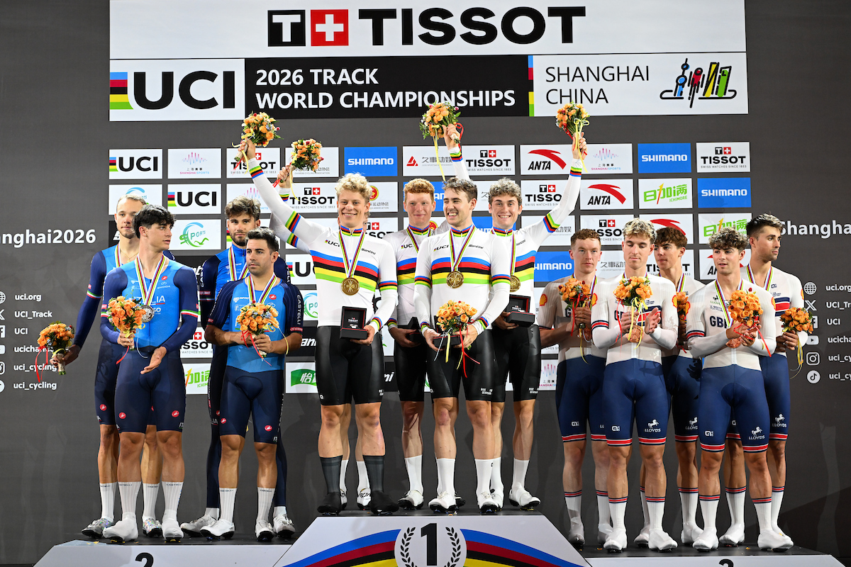 The men's team pursuit podium