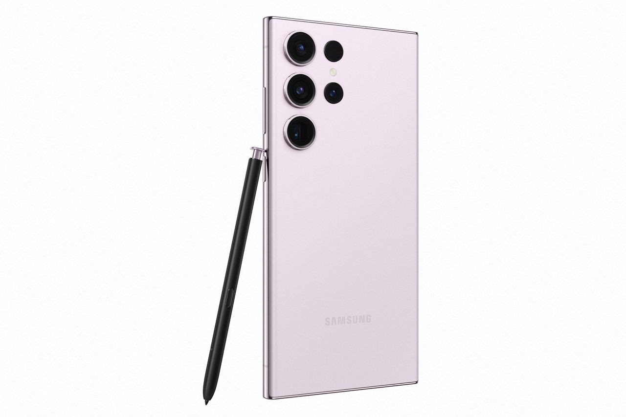 Official press images of the Galaxy S23 Ultra, in Lavender from the back, with S Pen stylus