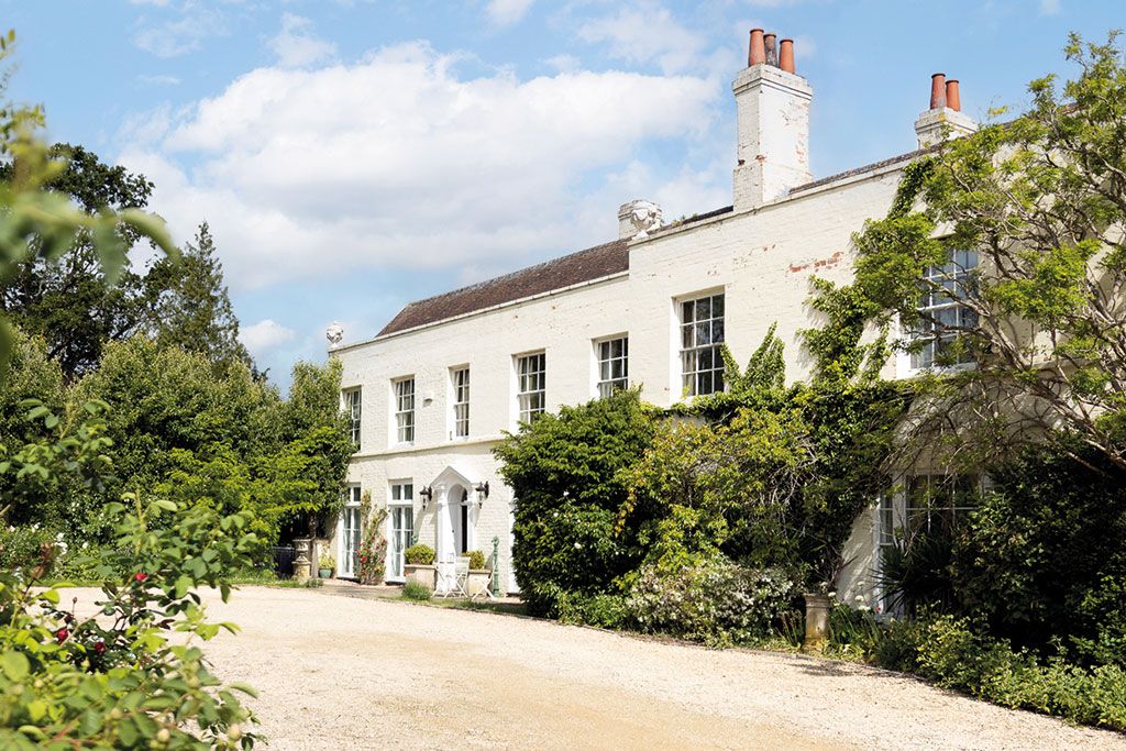 Properties for sale with libraries: The Old Manor, Braughton Hill, Earls Croome, Worcester