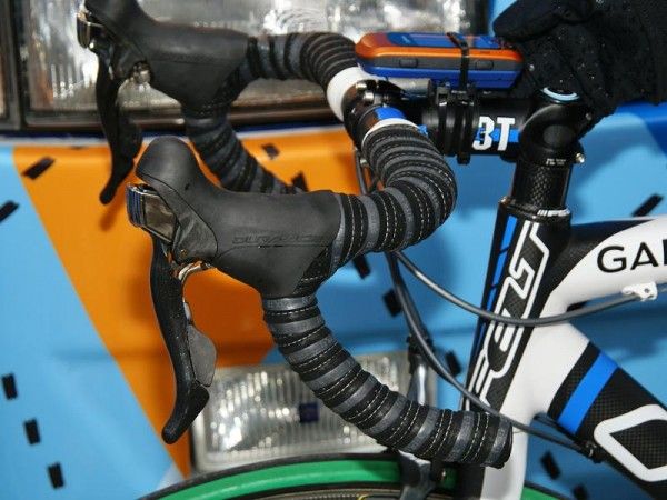 fi'zi:k's new dual:tape includes a cushy center section that likel proved handy on the cobbles.