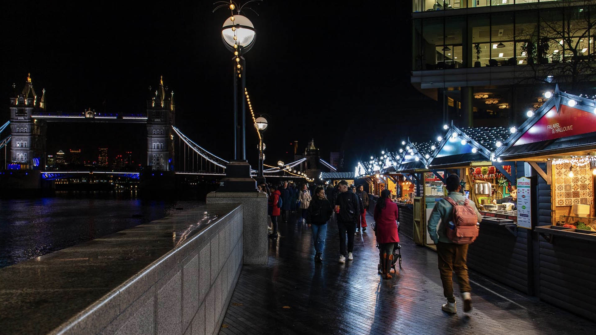 A photo of London Bridge Christmas market.