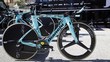 The celeste colourway is iconic to the Italian brand