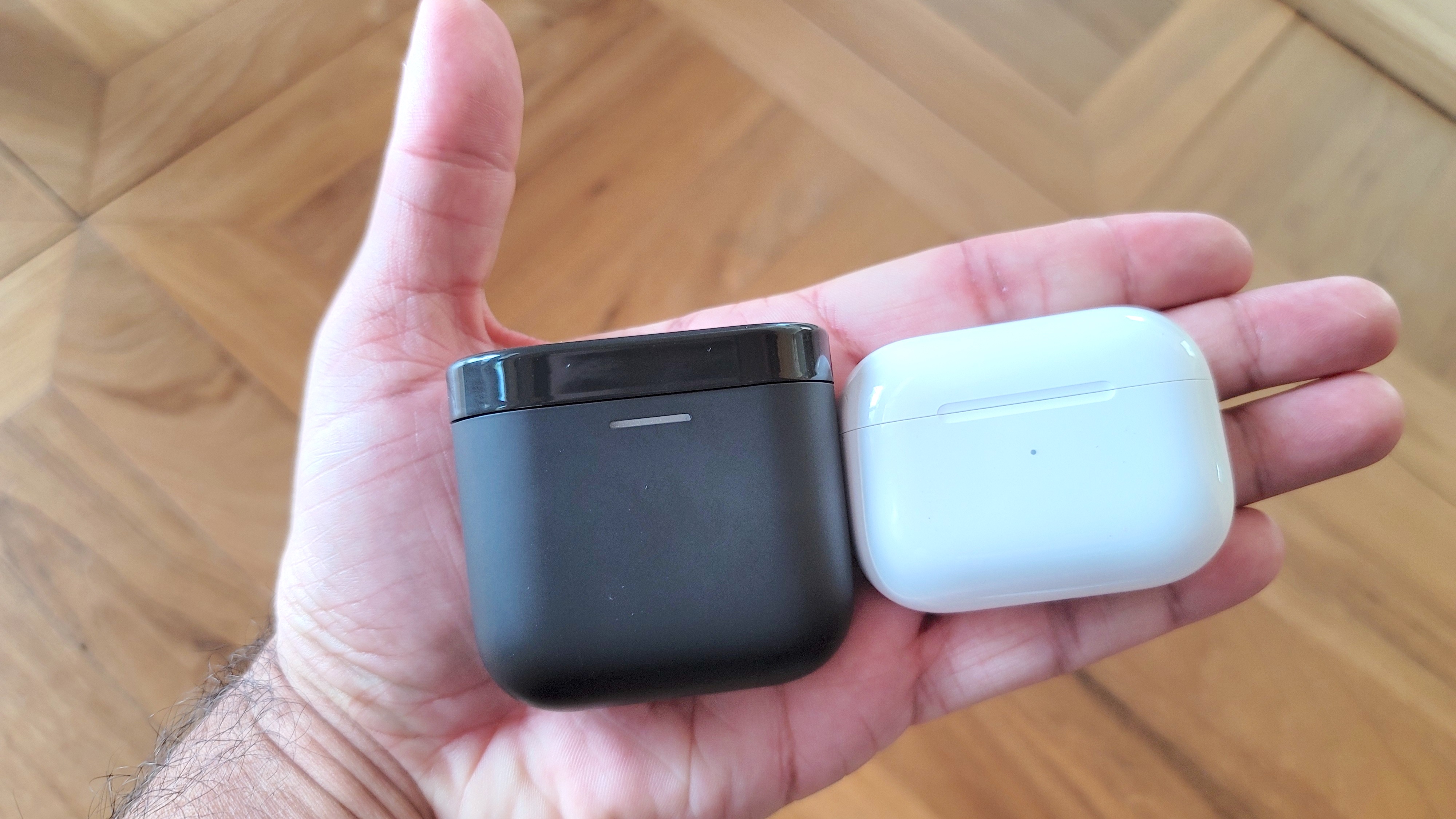 Bowers & Wilkins PI5 vs. AirPods Pro