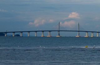 Smuggling PC components over the Hong Kong-Zhuhai-Macao Bridge