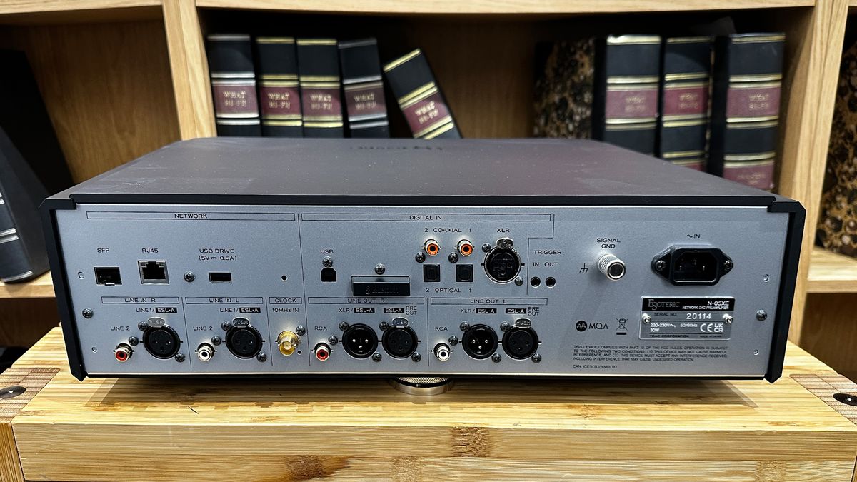 Esoteric N-05XE streaming preamp
