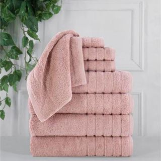 A set of pink back towels