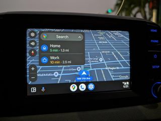 Google Maps on Android Auto after an update with centered map and destination box