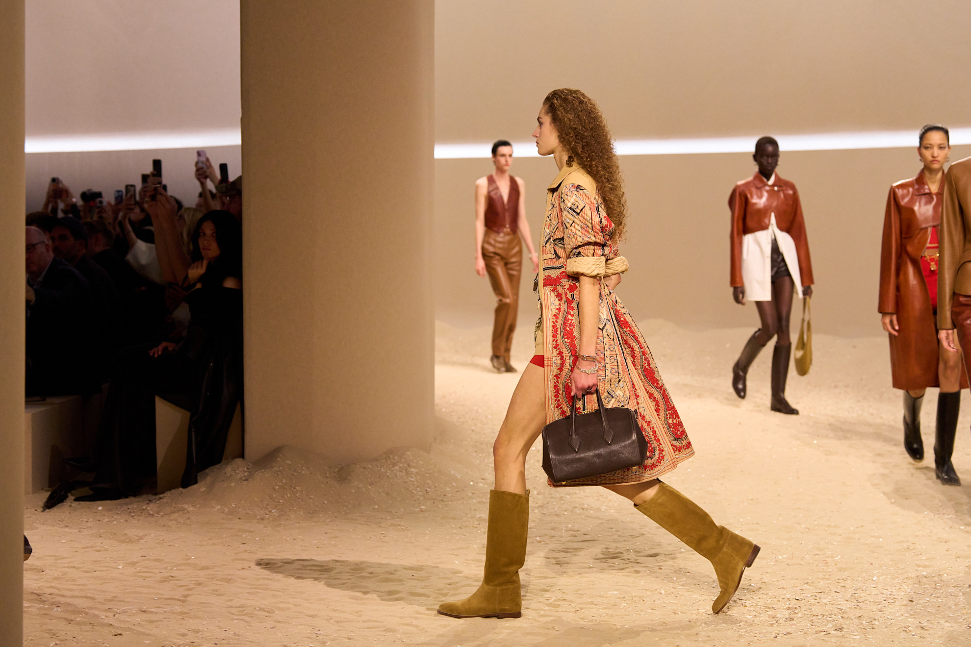 A model walks the Herm&amp;egrave;s spring 2026 runway show in paris.