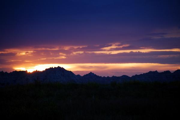 sunrise-badlands-110619-02