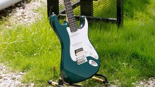 Donner Seeker Series DST-400 electric guitar