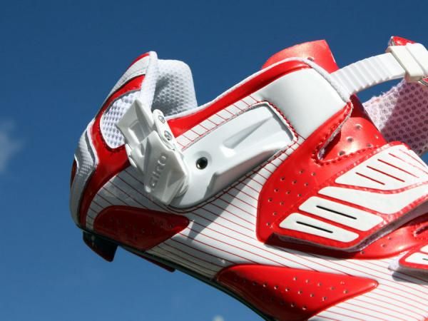 Two-position buckles help accommodate lower- or higher-volume feet.