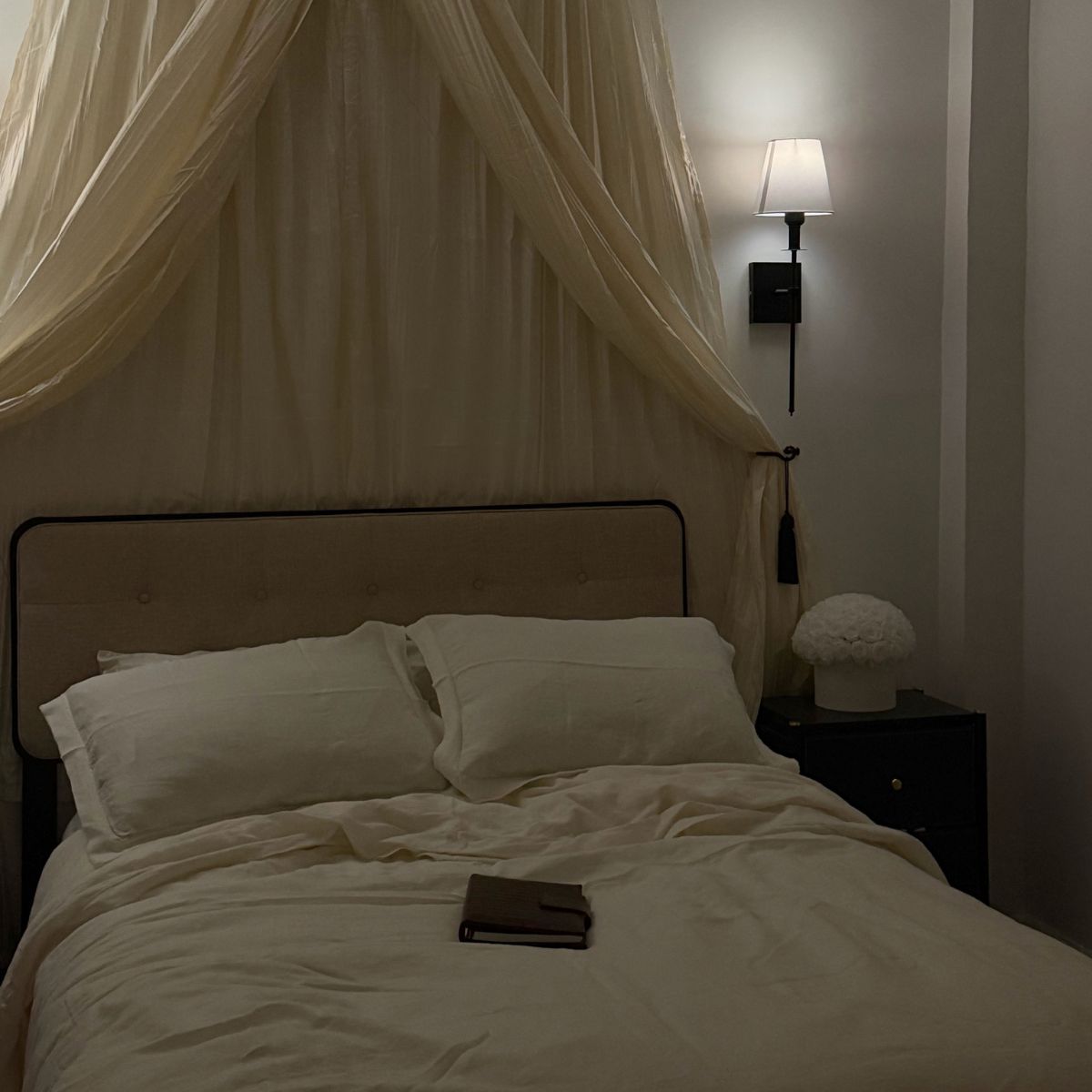 Image of WWW associate beauty editor Alyssa Brascia's NYC home decor.