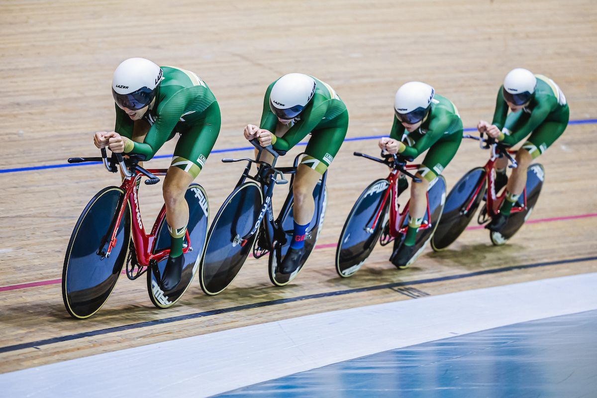 Women&#039;s team pursuit squad