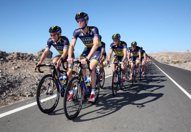 Olivier Zaugg and Rory Sutherland lead the bunch