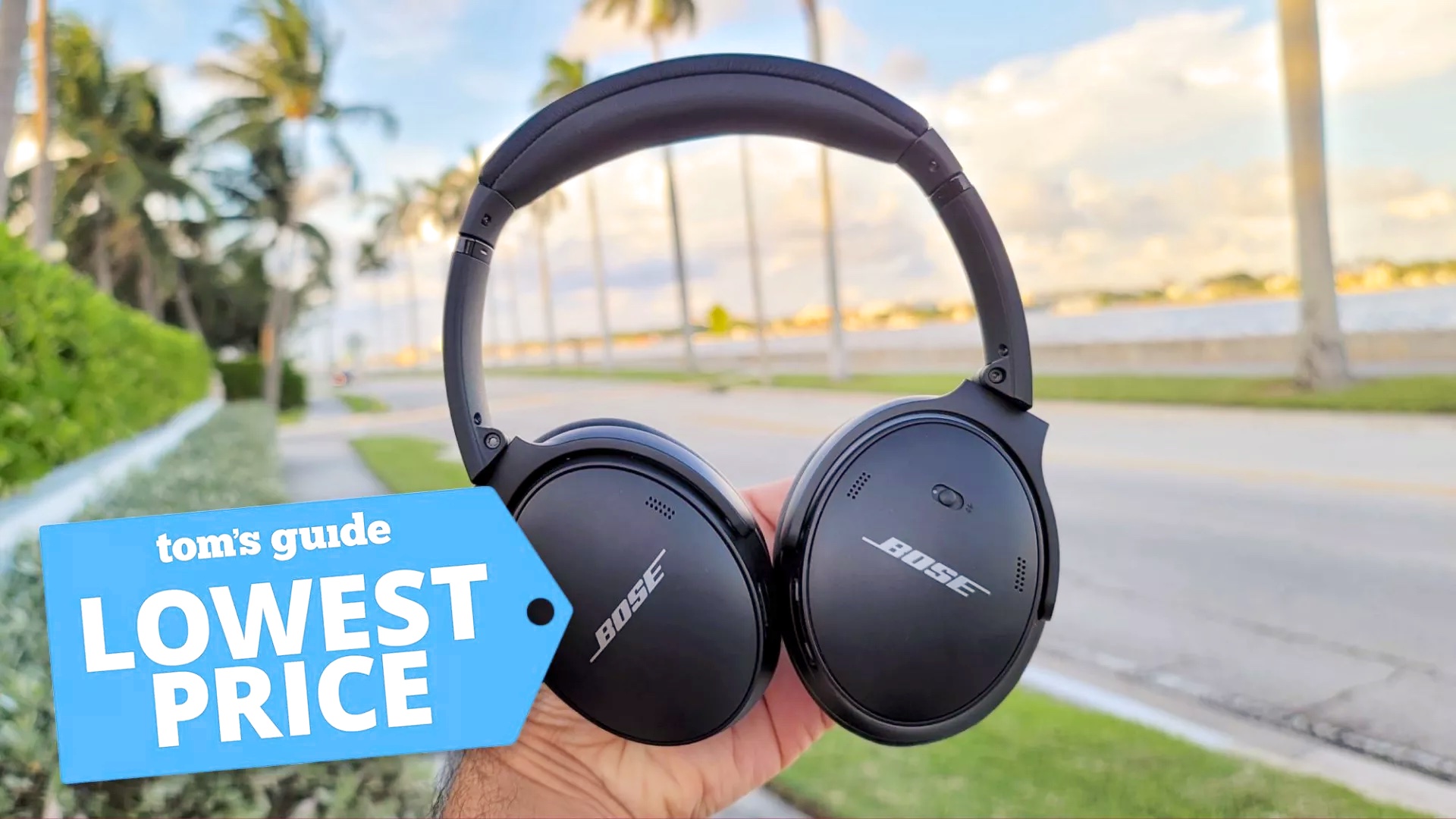 Bose QuietComfort 45 en la mano