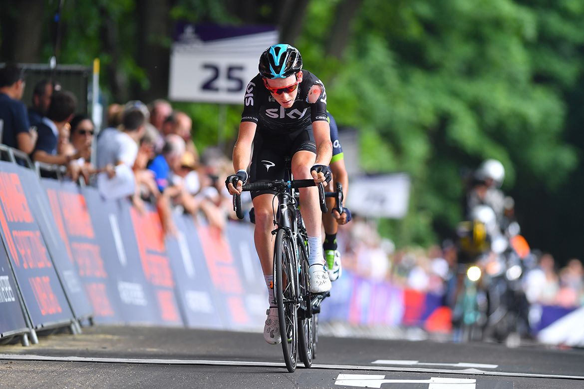 Tao Geoghegan Hart (Sky) was leading but had a crash