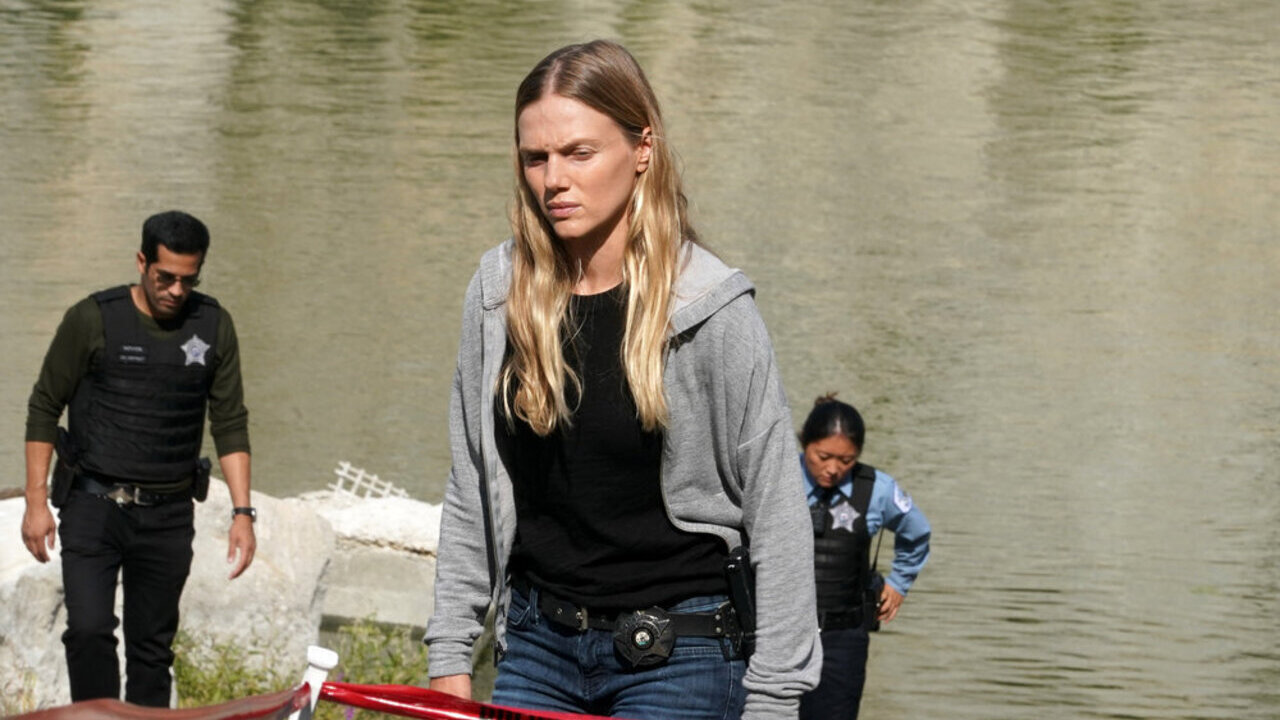 chicago pd tracy spiridakos hailey upton