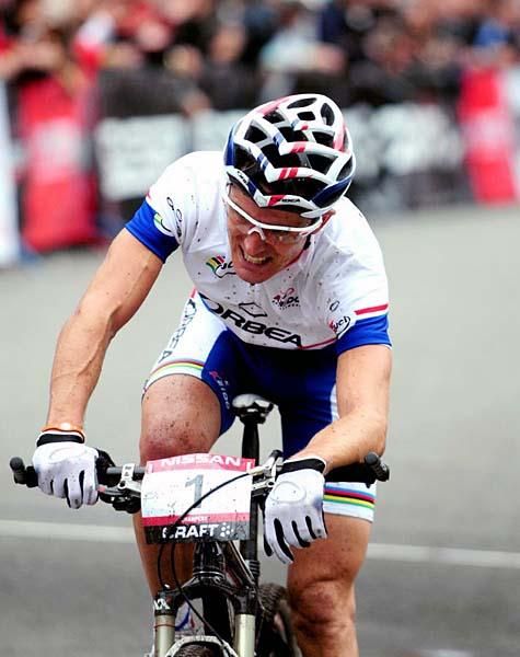 Julien Absalon (Orbea) is totally exhausted at the finish.