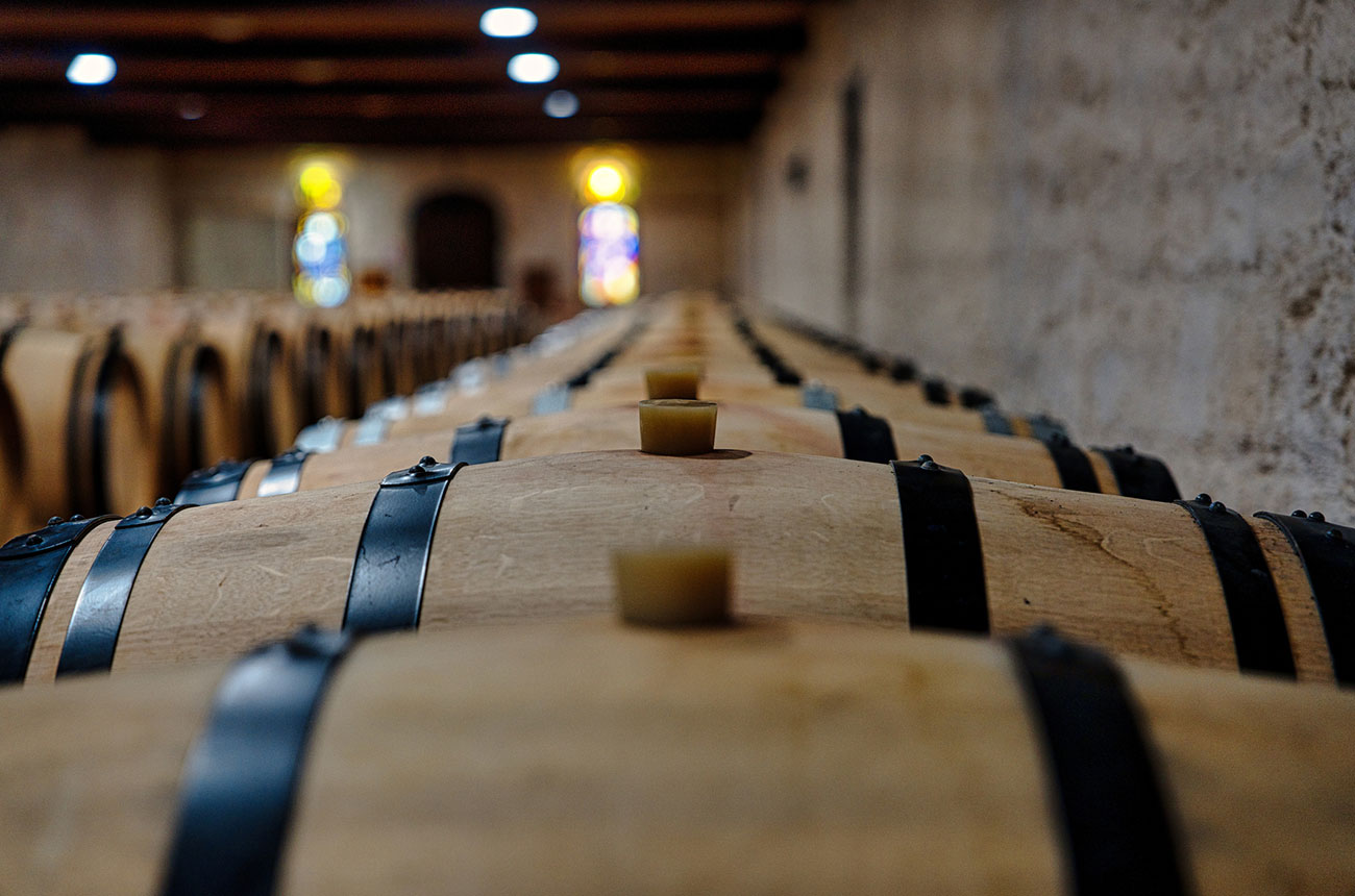 bordeaux wine barrels