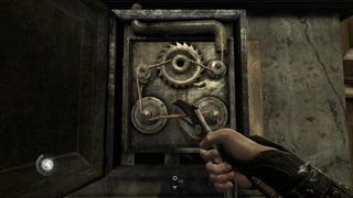 Disarming a mechanical device in Thief (2014).